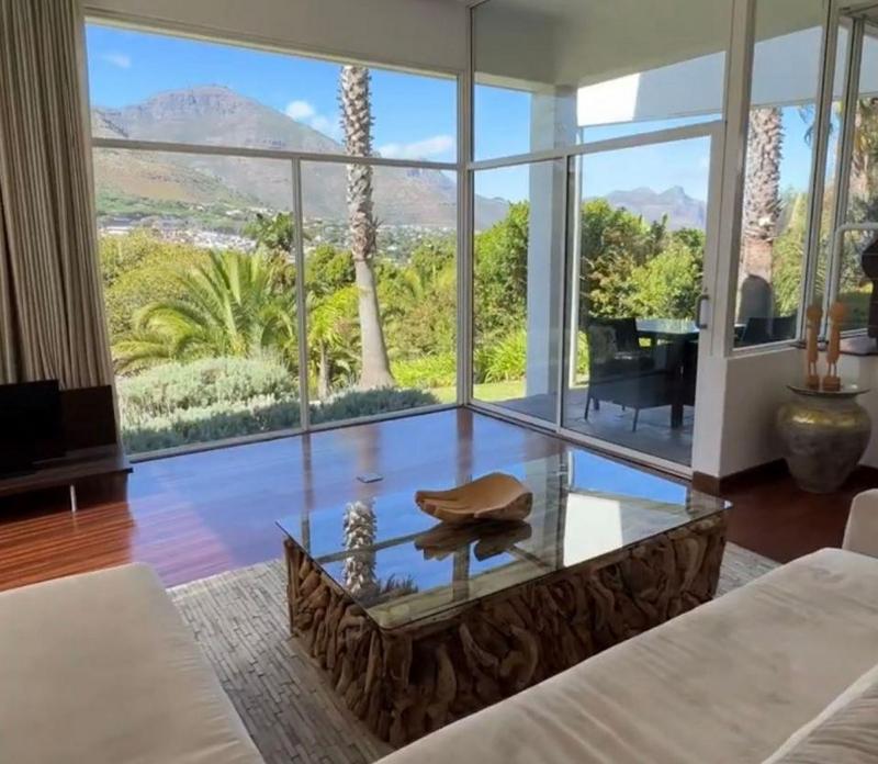 6 Bedroom Property for Sale in Hout Bay Western Cape